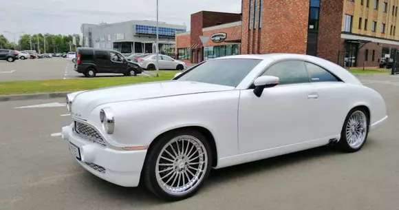 Aceste mașini sovietice au la bază modele BMW și Mercedes. Le recunoști?