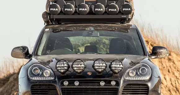 Cum faci un Cayenne de primă generație să arate bine? Îl modifici pentru expediții