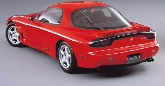 Mazda RX-7: cel mai bine vândut vehicul cu motor rotativ din istorie