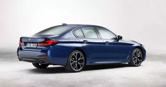 BMW Seria 5 facelift primește o modificare importantă, dar nesurprinzătoare
