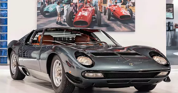 Un Lamborghini Miura SV care a cam tras chiulul. Adică l-a tras bine de tot..