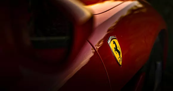 Ce profit înregistrează Ferrari pentru fiecare mașină vândută?