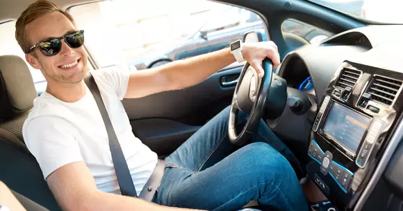 (P) 10 greşeli pe care să le eviţi atunci când înveţi pentru examenul auto