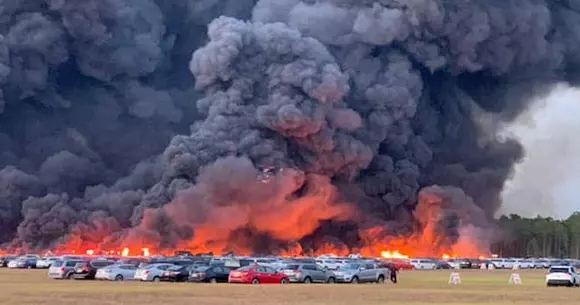 Un incendiu de proporții a distrus parcul auto a mai multe firme de închirieri