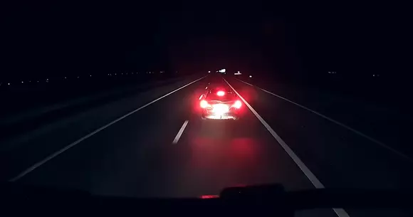 Ce se poate întâmpla dacă frânezi în fața unui camion?