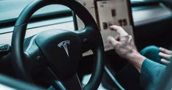 Coronavirusul l-a afectat și pe Elon Musk. Află câți bani a pierdut patronul Tesla din cauza COVID-19