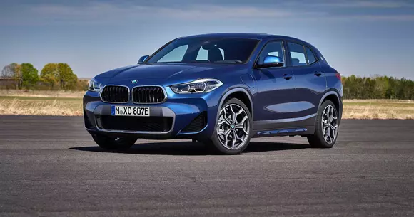 BMW X2 primește versiune plug-in hybrid. Ce promite X2 xDrive25e