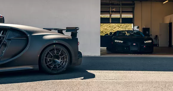 Nu ne gândeam că o să vedem vreodată un Bugatti Chiron aici (VIDEO)