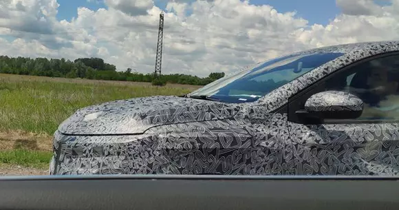 Un noul model camuflat scos la teste de Dacia. Ce ar putea fi?