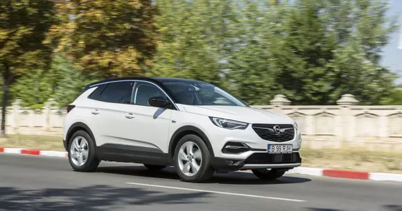 Opel Grandland X 1.5 Ultimate: Pentru familii și drumuri lungi