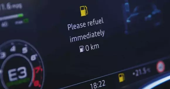 Cât poți să mergi cu un Audi RS7 după ce s-a aprins martorul de realimentare? (VIDEO)