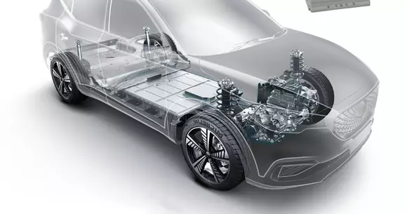 (P) Cine pornește automobilul și îl alimentează?