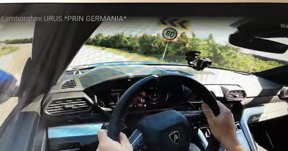 Un clujean gonește cu 300 km/h pe drumurile din România și minte că e în Germania! (VIDEO)