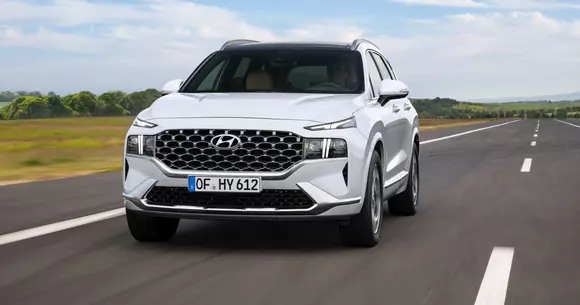 Hyundai Santa Fe facelift: iată primele imagini oficiale