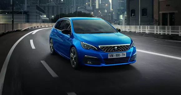 Peugeot 308 facelift: instrumentar de bord digital, culoare și jante noi