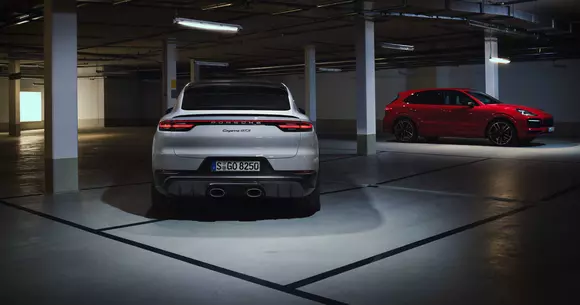 Noul Porsche Cayenne GTS renunță la V6 pentru un motor mai mare