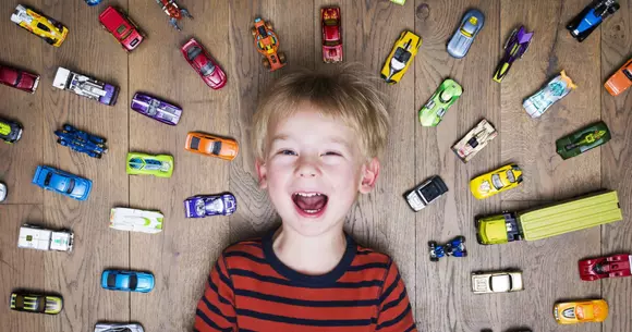 Fă-ți copilul fericit cu mașini de colecție!