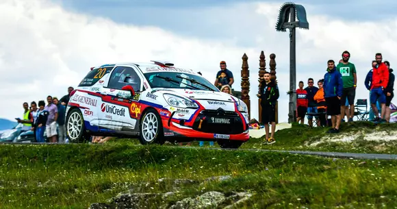 Adi Teslovan cucerește Raliul Brașovului la clasa RC3