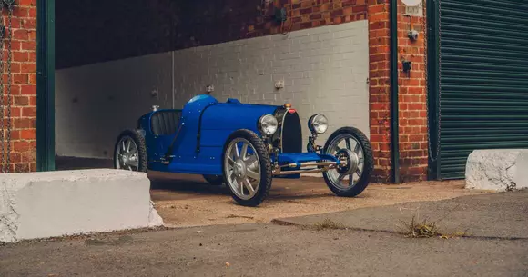 De banii pentru Bugatti Baby II îți poți cumpăra un Zoe și un Leaf