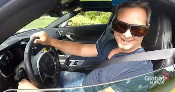 Dragoste la prima vedere: ce mașină și-a cumpărat un orb după operație