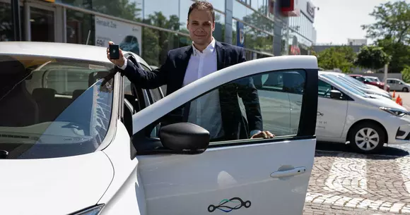 Mega-achiziția făcută de Spark în România. Câte mașini au cumpărat recent