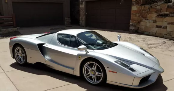 Mașini clasice în leasing: cât costă rata pentru un Ferrari Enzo