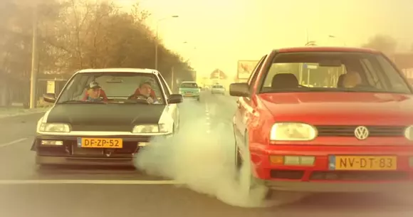 Care sunt cele mai comice 10 reclame auto? (VIDEO)