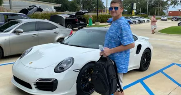 I-au vândut un Porsche 911 cu 140.000 $, apoi și-au dat seama că au făcut o greșeală