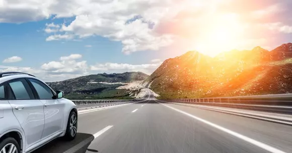 Nu acorzi prioritate pietonilor și nu conduci în halat de baie - cele mai bizare legi auto din lume