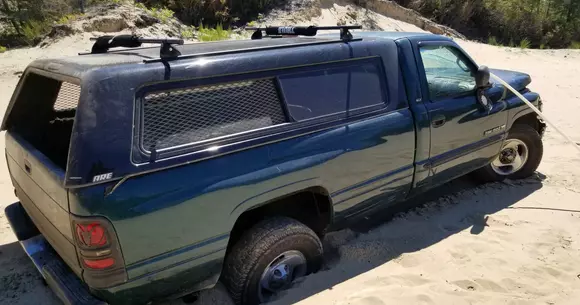 Un bărbat a avariat un număr record de mașini în 64 de kilometri