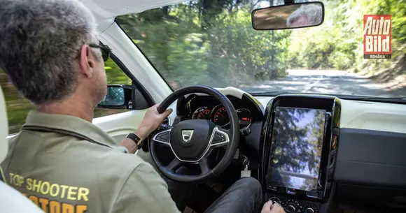 VIDEO: O zi la volanul lui Duster Summer