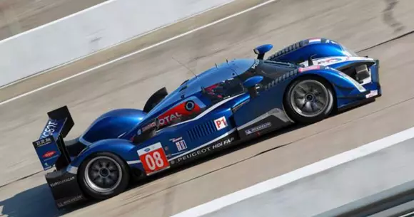 Șeful Grupului PSA, pe circuit la Le Mans cu Peugeot 908