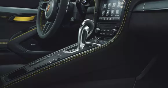 Modelele Porsche 718 cu motoare boxer de 4,0 litri primesc transmisia cu dublu ambreiaj