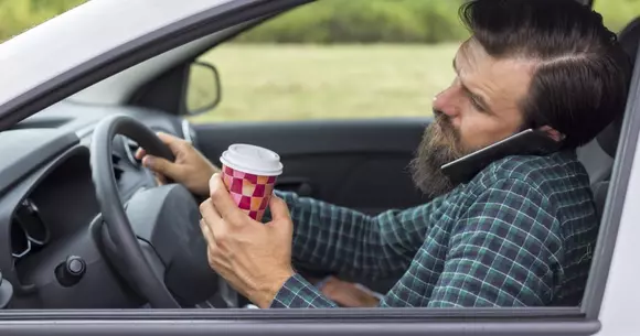 Cum să reduci riscul producerii unui accident când ești la volan