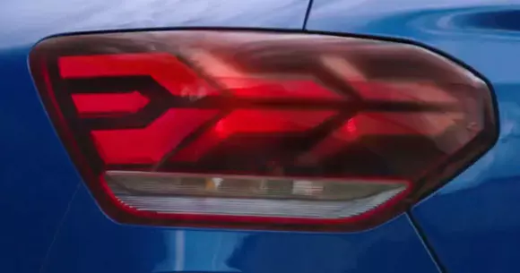 Dacia Sandero scapă de camuflaj. Primele poze cu farurile și cu stopurile