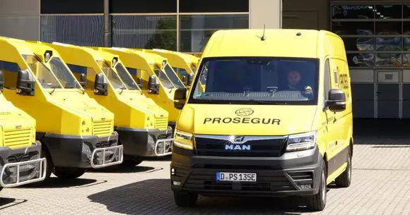 Primele vehicule electrice blindate pentru transport au început să fie utilizate în Potsdam