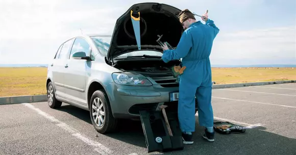 RAR întreabă: „Ți-au mai rămas piese după ce ai reparat singur mașina?” Cititorii răspund