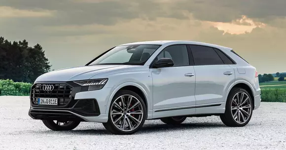 Audi Q8 primește versiune plug-in hybrid cu 462 de cai-putere