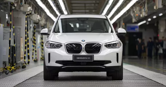 BMW a început să producă modelul electric iX3 în China