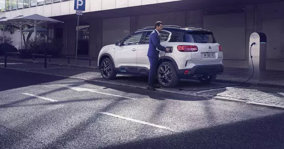 Noul Citroen C 5 Aircross Hybrid poate fi comandat în România de la 34.286 de euro