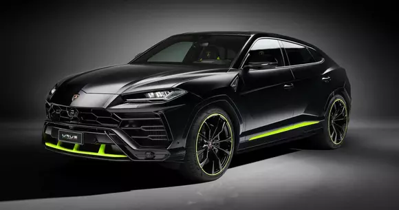 Lamborghini Urus primește un pachet de design greu de ignorat: Graphite Capsule