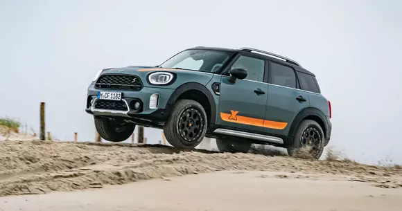 Mini Countryman devine și mai aventuros cu pachetul X-raid