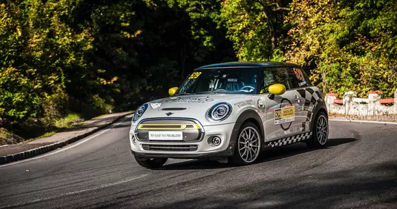 Primul Mini electric de competiție a participat în prima sa cursă!
