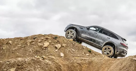 Mercedes-Benz a transformat EQC într-un off-roader veritabil: 4×4² (FOTO)