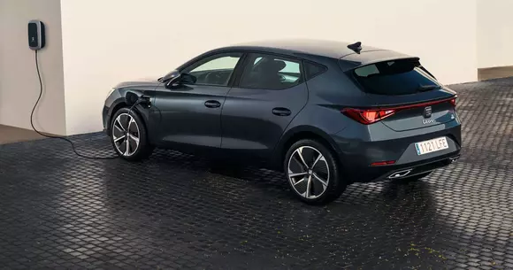 Seat Leon e-Hybrid poate fi comandat și în România