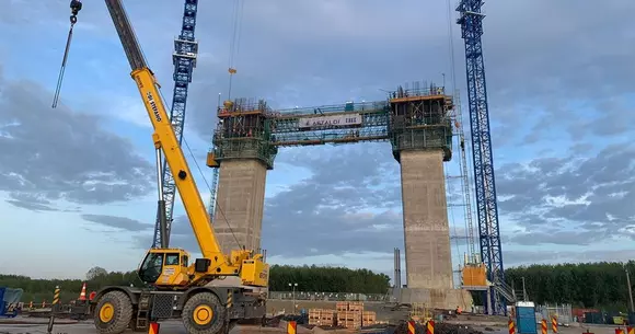 Podul de la Brăila începe să prindă contur