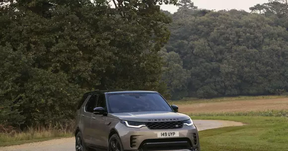 Land Rover Discovery facelift - design exterior îmbunătățit și motoare cu tehnologie MHEV