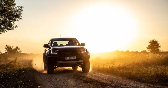 Ford Ranger Raptor: Din spatele blocului până în deșert