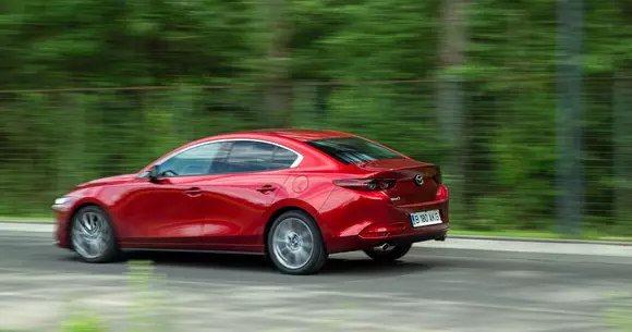 Mazda 3 Skyactiv-G150: Inima mult așteptată