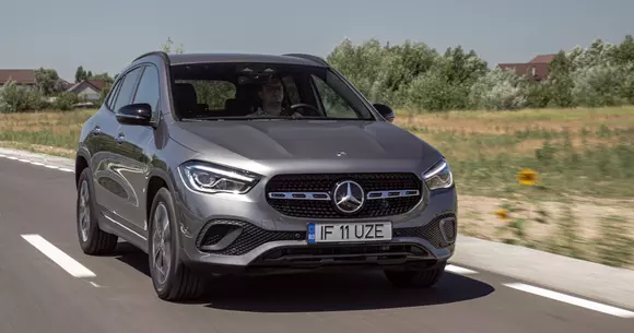 Mercedes GLA 200d 4Matic: Mai mare, mai mult, tot!